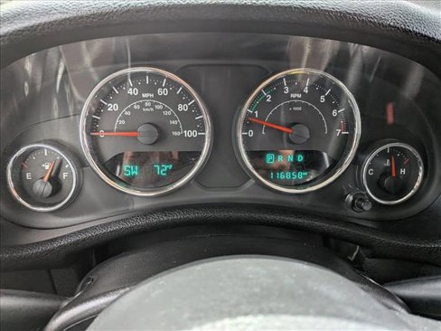 Used 2015 Jeep Wrangler Unlimited Sahara image 12