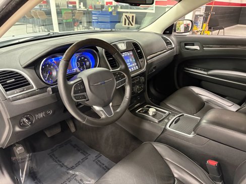 Used 2019 Chrysler 300 Limited image 20