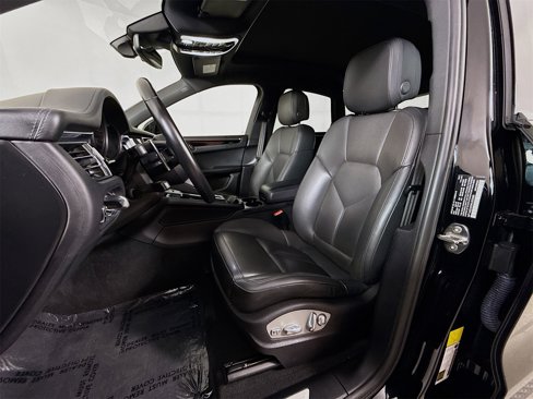 Certified 2022 Porsche Macan S image 5