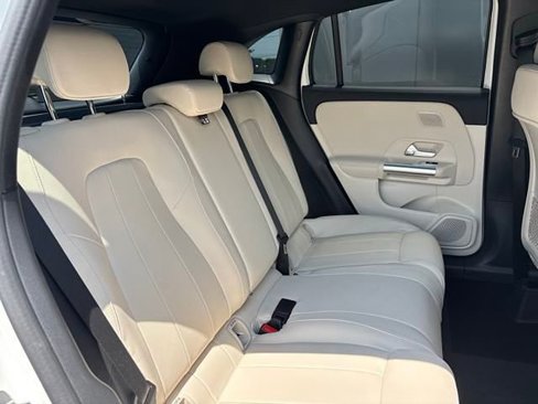 Used 2025 Mercedes-Benz GLA 250 4MATIC image 38