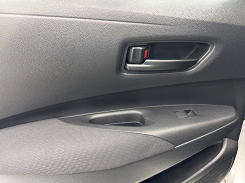Used 2022 Toyota Corolla LE image 21