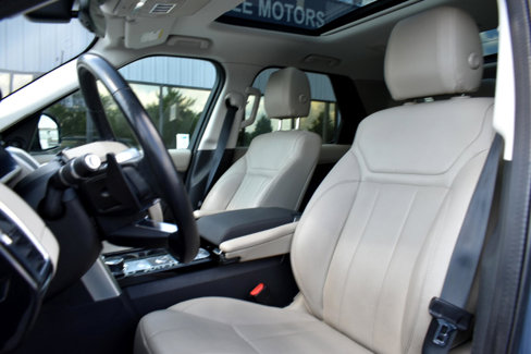 Used 2019 Land Rover Discovery HSE image 24