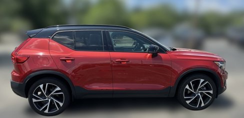 Used 2020 Volvo XC40 T5 R-Design w/ Protection Package image 2