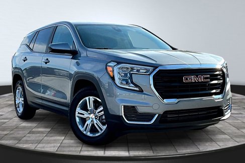 Used 2024 GMC Terrain SLE image 3
