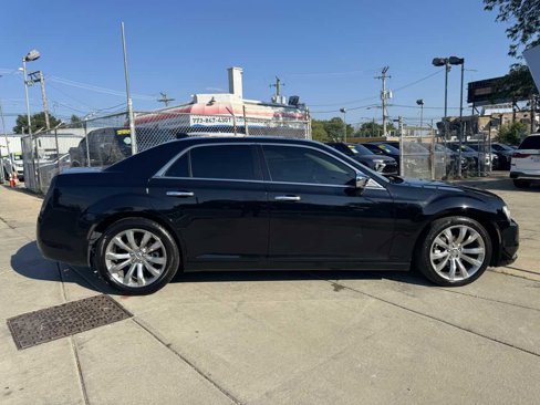 Used 2019 Chrysler 300 Limited image 4