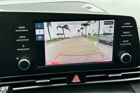 Used 2025 Hyundai Elantra SE image 19