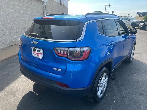 Used 2023 Jeep Compass Latitude image 6