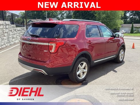 Used 2017 Ford Explorer XLT image 7