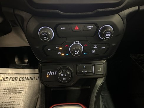 Used 2019 Jeep Renegade Trailhawk image 26