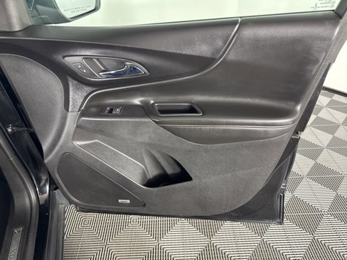 Used 2018 Chevrolet Equinox Premier image 39