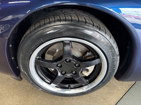 Used 2000 Chevrolet Corvette Coupe w/ Roof Pkg image 29