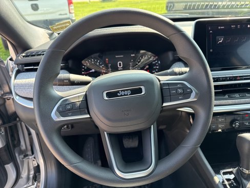 New 2025 Jeep Compass Sport image 15