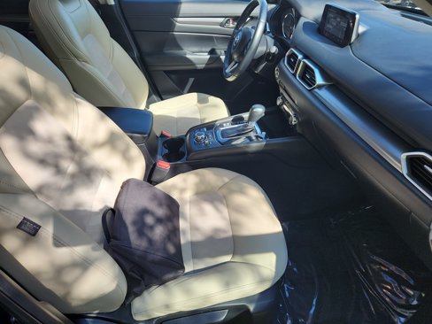 Used 2017 MAZDA CX-5 Touring w/ Preferred Equipment Package image 3