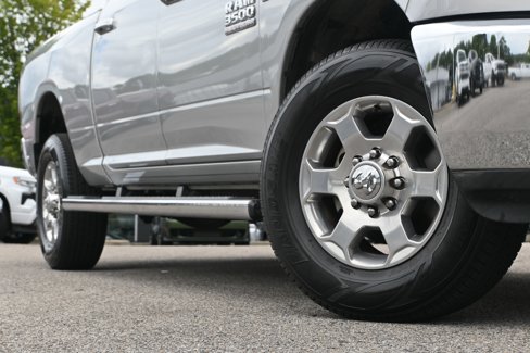 Used 2017 RAM 3500 SLT w/ Luxury Group image 29