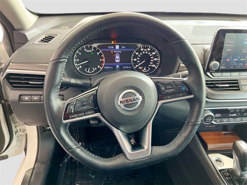Used 2020 Nissan Altima 2.5 Platinum image 11