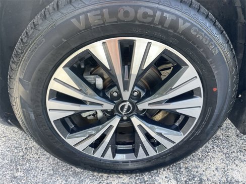 Used 2022 Nissan Rogue SV image 16