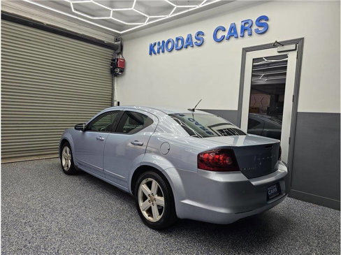 Used 2013 Dodge Avenger SE image 3
