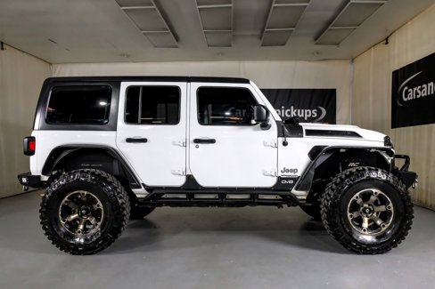 Used 2018 Jeep Wrangler Unlimited Sahara image 6