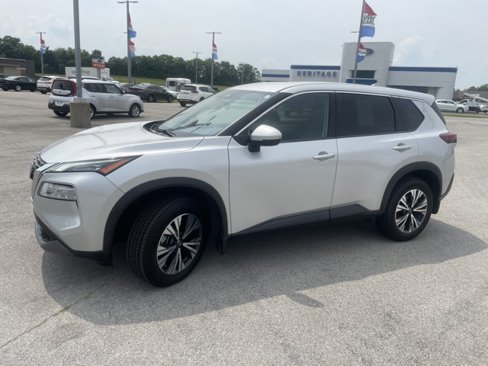 Used 2022 Nissan Rogue SV image 4
