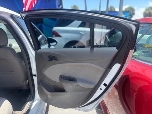 Used 2018 Chevrolet Cruze LT w/ RS Package image 37