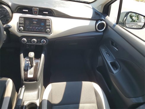 Used 2022 Nissan Versa SV image 16