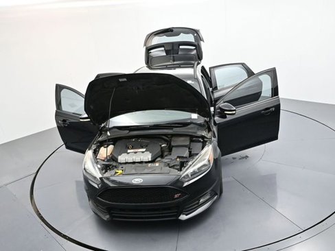 Used 2018 Ford Focus ST image 45