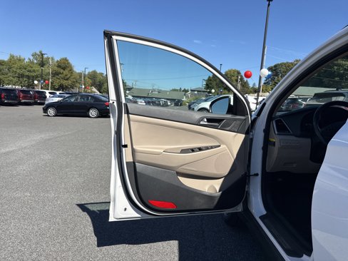 Used 2016 Hyundai Tucson Limited w/ Option Group 03 image 10