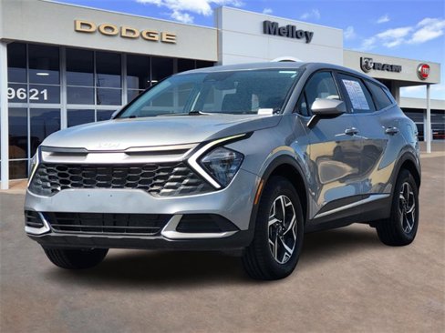 Used 2023 Kia Sportage LX image 2