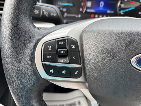 Used 2022 Ford Explorer XLT w/ Equipment Group 202A image 18