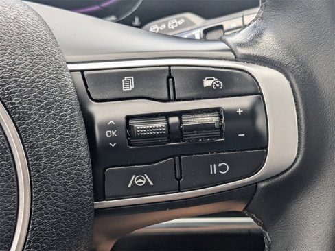 Used 2025 Kia Sportage EX image 23