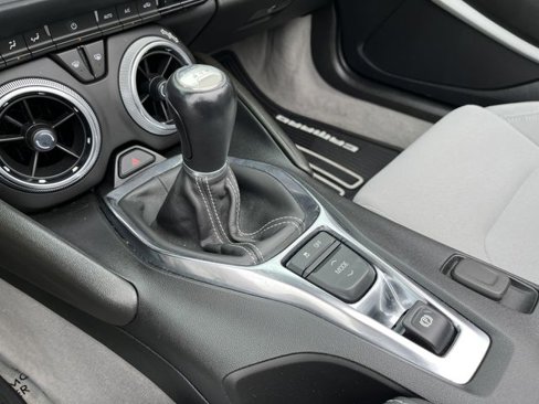 Used 2022 Chevrolet Camaro LT image 10