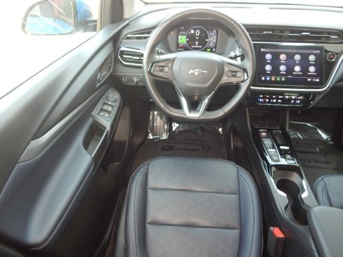 Used 2022 Chevrolet Bolt EUV Premier w/ Sun & Sound Package image 9