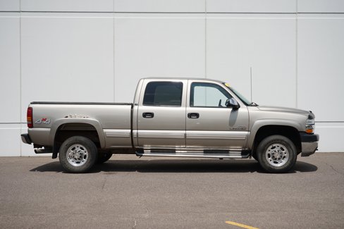 Used 2001 Chevrolet Silverado 2500 LS w/ Off-Road Skid Plate Pkg image 2