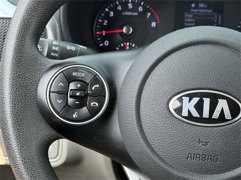Used 2020 Kia Soul LX image 13