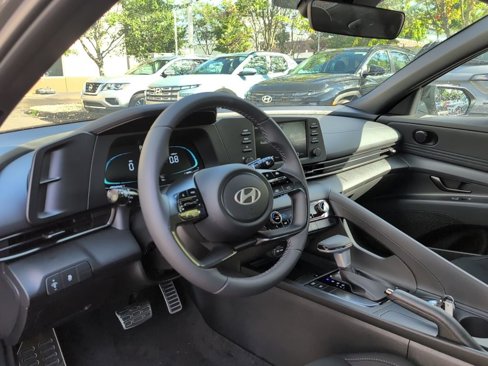 New 2025 Hyundai Elantra Sport image 10