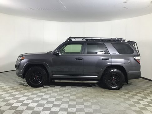 Used 2021 Toyota 4Runner Limited image 4