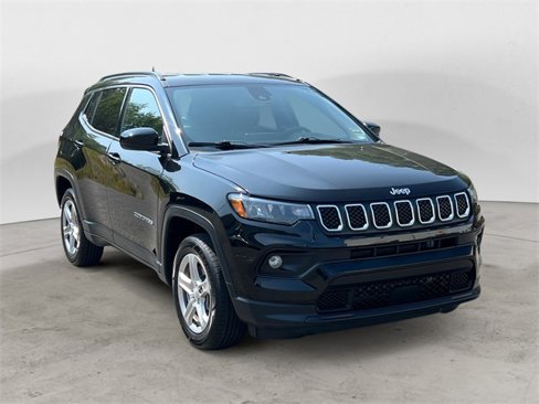 Used 2024 Jeep Compass Latitude image 7