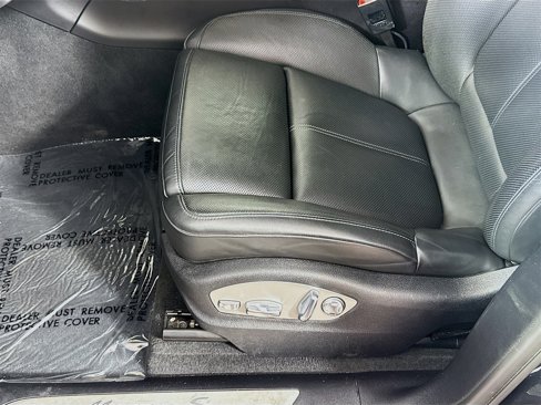 Certified 2022 Porsche Macan S image 16