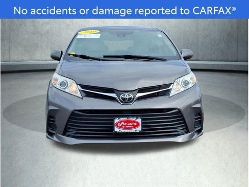 Certified 2019 Toyota Sienna LE image 2