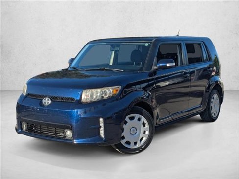 Used 2015 Scion xB image 1