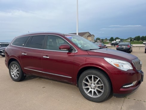 Used 2017 Buick Enclave Leather image 2