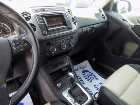 Used 2016 Volkswagen Tiguan S image 17
