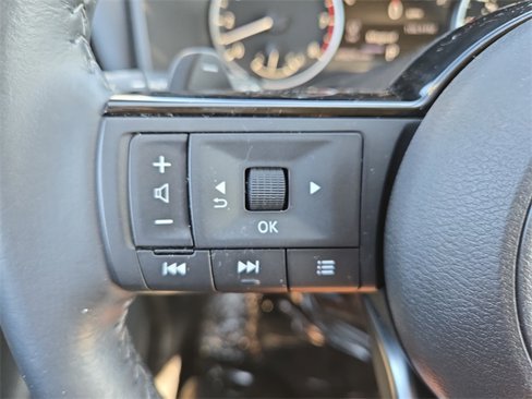 Used 2023 Nissan Rogue SL w/ SL Premium Package image 9