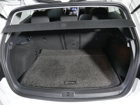 Used 2016 Volkswagen Golf 2-Door image 18