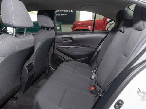 Used 2022 Toyota Corolla LE image 14