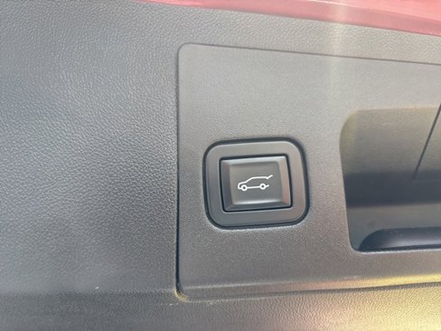 Used 2018 Cadillac XT5 Luxury w/ Driver Awareness Package image 28