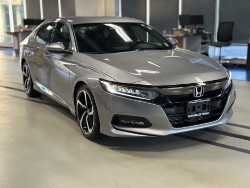 Used 2018 Honda Accord Sport image 3
