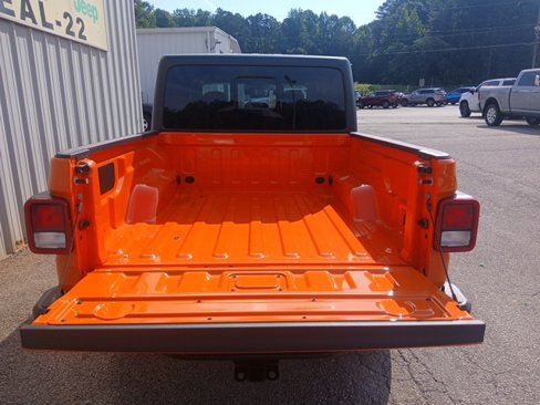 New 2025 Jeep Gladiator Sport image 6
