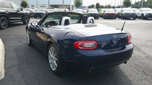 Used 2010 MAZDA MX-5 Miata Touring image 5