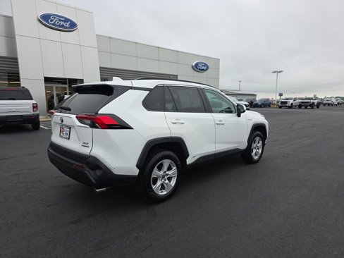 Used 2021 Toyota RAV4 XLE image 5